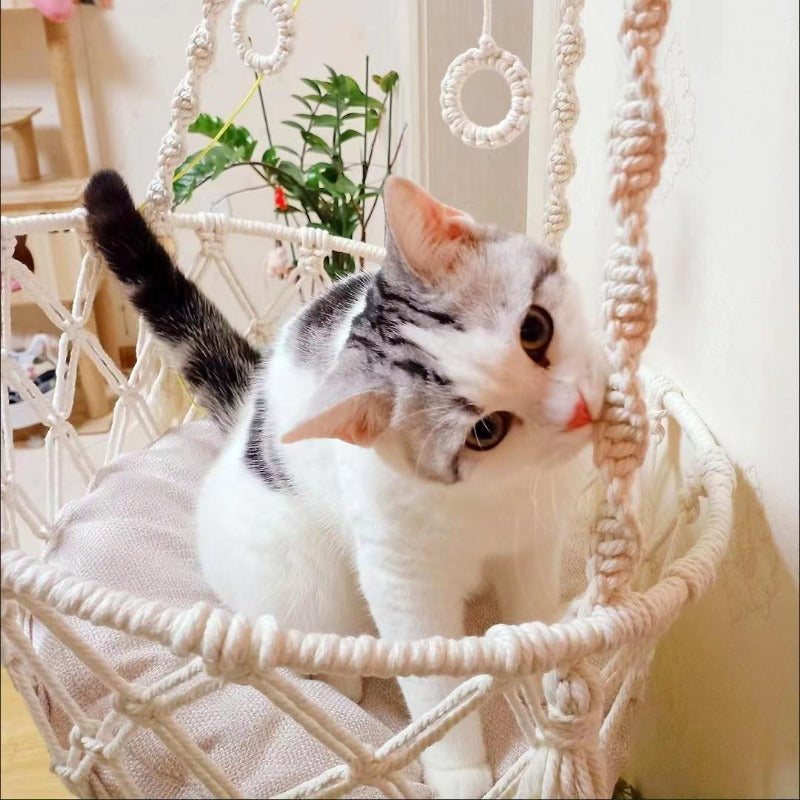 Hamaca Colgante para Gatos de Cuerda de Algodón – Tejido a Mano, Duradero y Estiloso, con Cojín Incluido